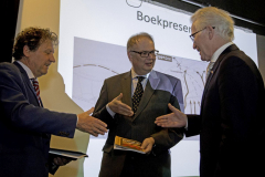 19 Boekpresentatie (Foto Wim Roelsma)