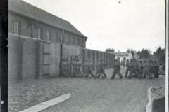 Army Numerical e999917494 p28 Kamp Vught Lt J E DeGuire 21-23 april - Copy (5)