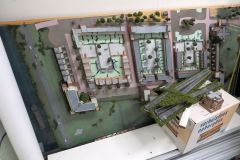 De maquette in 2 delen opgeslagen in het depot van 's-Hertogenbosch