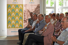 2019-06-30 Presentatie boek Meerwijk in kasteeltje Meerwijk (22) Uitreiking presentie exemplaren aan van Rappart en Thije-Hannes
