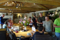 2019-06-30 Presentatie boek Meerwijk in kasteeltje Meerwijk (32) Uitdelen boek aan voor-inschrijvers